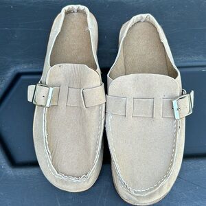 Women’s slide slipper style shoe
